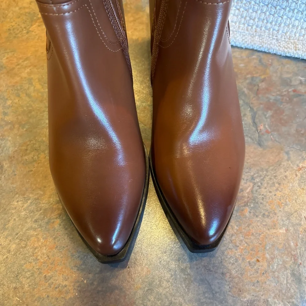 Boots - Picture 4 of 6